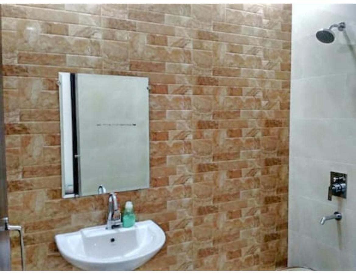 Hotel Basera Guest House, Sahāranpur Exterior photo